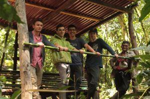 Volunteers to work for forest protection Manu Peru